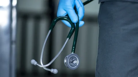 Accesso a facoltà di Medicina, la riforma è legge: abolito il test d’ingresso, aperto il primo semestre. Ecco cosa cambia