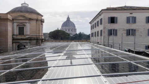 Acea e Governatorato della Città del Vaticano inaugurano la nuova vetrata fotovoltaica dei Musei Vaticani