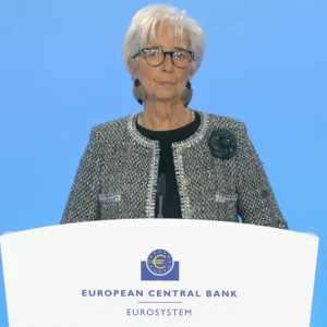 Lagarde: “Processo disinflazionistico ben avviato, ma ripresa più lenta”