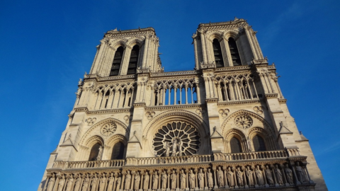 Notre-Dame riapre le porte: grande cerimonia alla corte di Macron ma senza il Papa. Ecco tutto quello che c’è da sapere