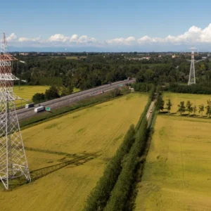 Terna, un nuovo elettrodotto collegherà Milano e Montalto di Castro: al via la consultazione pubblica