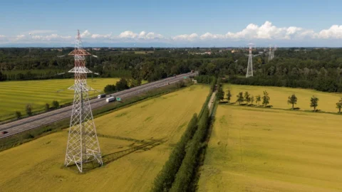 Terna, un nuovo elettrodotto collegherà Milano e Montalto di Castro: al via la consultazione pubblica