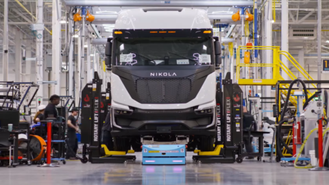 Nikola, la “Tesla dei camion” va in bancarotta. Crolla un’altra startup elettrica, titolo in picchiata