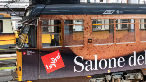 Salone del Mobile 2025: vestiti 500 tram milanesi  per annunciare la campagna di comunicazione della 63a edizione