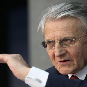 Trichet, l’Italia “promossa” dalla Bce: manovra approvata