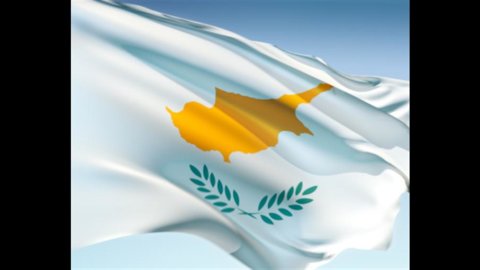 Cipro, per evitare il salvataggio esterno necessarie azioni decise