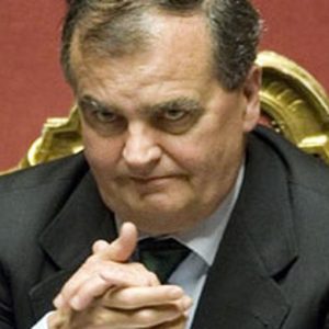 Manovra, Calderoli: “Tagliare le pensioni di chi non ha mai lavorato”