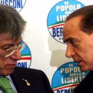 Manovra, Berlusconi vuole aumentare l’Iva per eliminare la supertassa dalla finanziaria