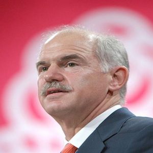 Papandreou: “E’ una battaglia difficile”. Ad Atene si attende una svolta dal vertice di domani