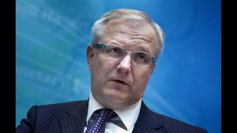 Ue, Rehn: “Torna rischio recessione”. L’Italia mancherà il pareggio di bilancio