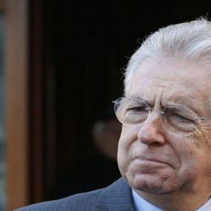 Il premier Mario Monti si autosospende dalla carica di presidente dell’Università Bocconi