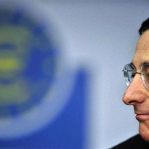 Draghi apre al Qe: festeggiano banche e Borse