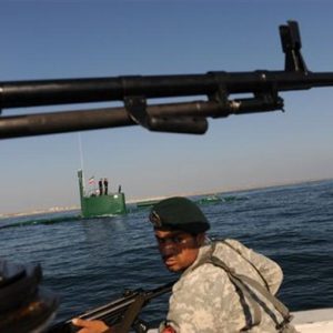 Tensione Usa-Iran: la V flotta non tollererà la chiusura dello stretto di Hormuz