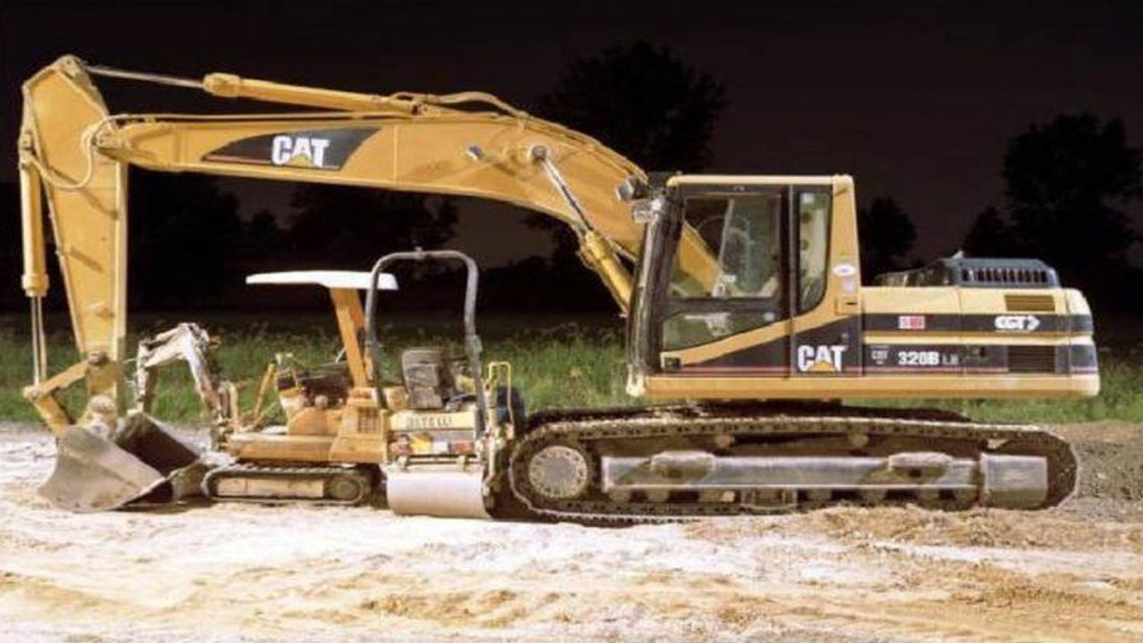 Самый большой экскаватор в мире из Китая: вызов Caterpillar и Komatsu -  FIRSTonline