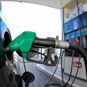 Benzina: torna la tassa disgrazia. Ed è subito rischio aumento
