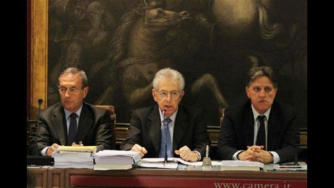 Frequenze, sì all’emendamento per l’asta: scontro fra Pdl e Governo