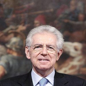 La recessione spaventa Asia e Wall Street ma oggi Monti spera nei Bot. Milano stamani è negativa