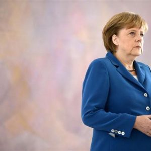 Eurozona, Merkel: niente solidarietà senza controlli