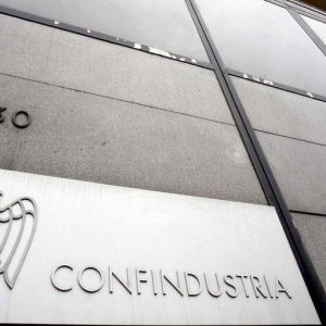 Conti (Confindustria): “La priorità è ridurre il cuneo fiscale, non bloccare l’aumento Iva”