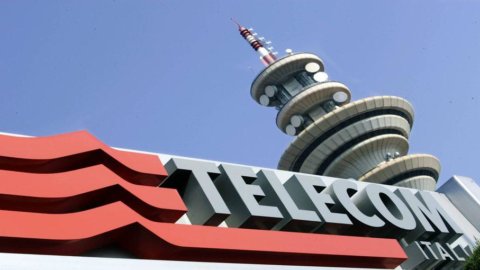 Borsa, Telecom scivola dopo ipotesi fusione Tim Brasil-Oi