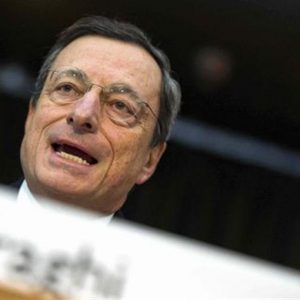 Draghi in Bocconi (con Monti): Il consolidamento deve essere basato sul calo della spesa corrente
