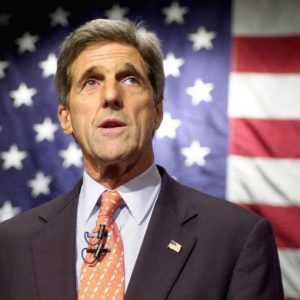 Ucraina, è scontro Russia-Usa: “Inaccettabili minacce Kerry”. Il segretario di Stato domani a Kiev