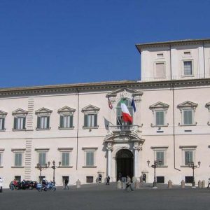 Mattarella a Renzi: “Resta fino a venerdì”