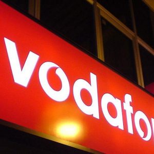 Vodafone, stop a pubblicità su siti di fake news