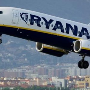 Ryanair, voli cancellati: Antitrust minaccia maxi multa