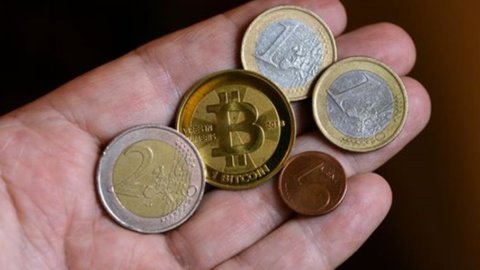 Bitcoin, arriva l'altolà di Bruxelles: Non c'è regolamentazione, i  consumatori perderanno i soldi - FIRSTonline