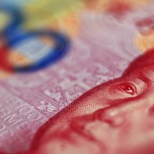Borsa: Cina taglia dazi su beni di lusso, Ferragamo e Tod’s ringraziano
