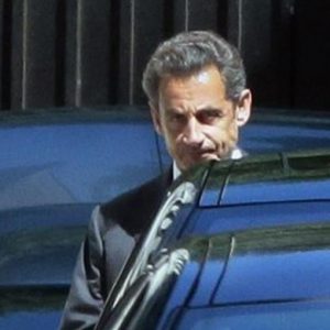 Francia, Sarkozy attacca i giudici e annuncia: “Tornerò in politica”