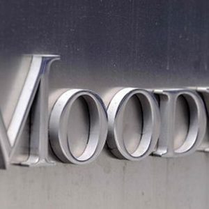 Moody’s promuove l’Italia: il rating resta Baa3, l’ultimo gradino dell’investment grade, e l’outlook diventa positivo