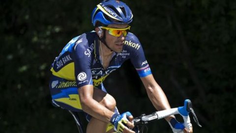 Vuelta: Contador leader ma non ancora padrone