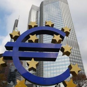 Eurozona, la Bce taglia le stime su Pil e inflazione