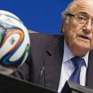 Caso Fifa, Platini attacca Blatter: “Dimettiti”. Lui: “No, è troppo tardi”
