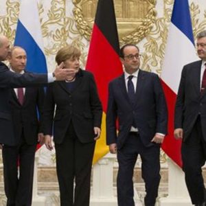 Ucraina, a Minsk si tratta a oltranza per la tregua