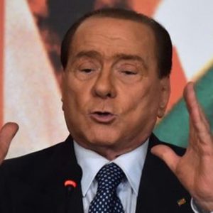 Berlusconi: “Via il Jobs Act”. Ma Renzi: “Lo dica agli imprenditori”
