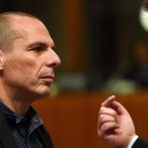 Allarme Grecia: “Servono aiuti entro il 9 aprile altrimenti è bancarotta”