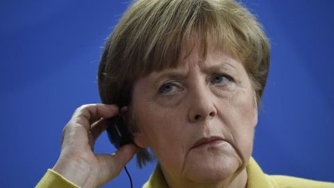 Germania, arretra la Merkel e avanza la destra anti-immigrati