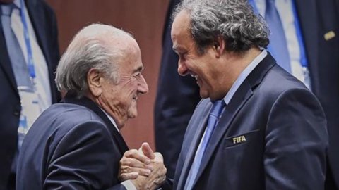 Blatter travolge Platini: sospesi i numeri uno di Fifa e Uefa