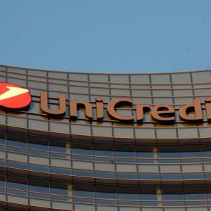Unicredit: 3.900 esuberi in Italia, sindacati bancari in allarme