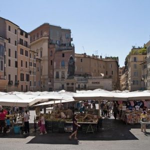 Commercio: boom degli ambulanti in Italia