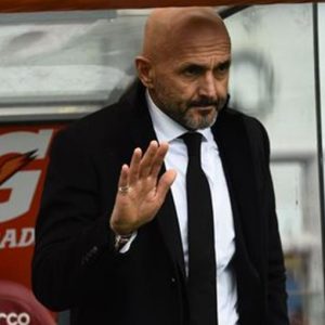 Roma, il caso Totti offusca il 5-0 sul Palermo e per la Lazio solo pari