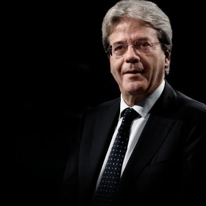 Alitalia, Gentiloni: “No a nazionalizzazione”